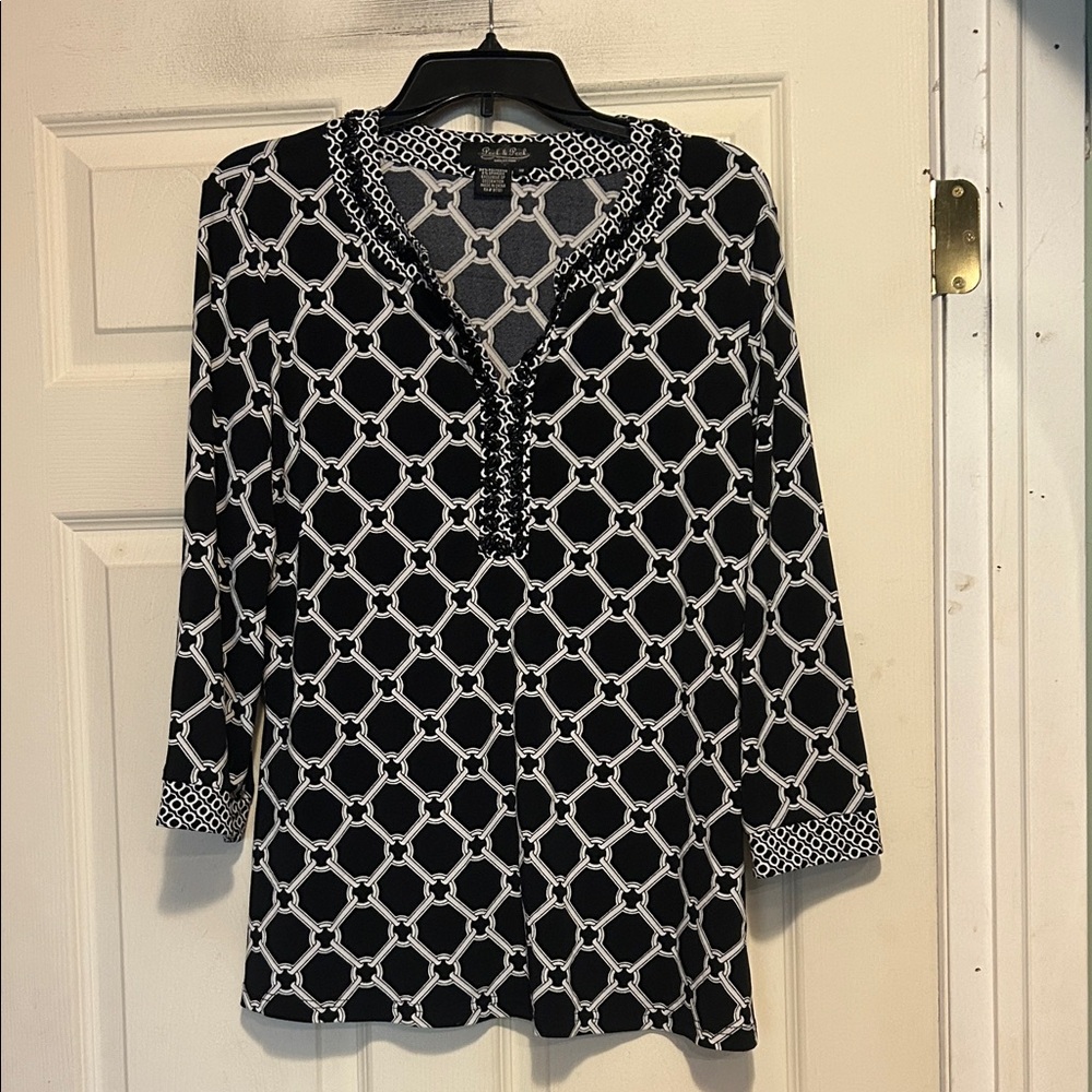 Peck & Peck Black and White Top Size 10